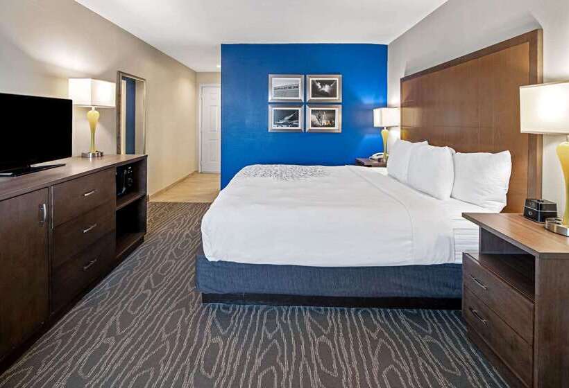 هتل La Quinta By Wyndham Brownsville North