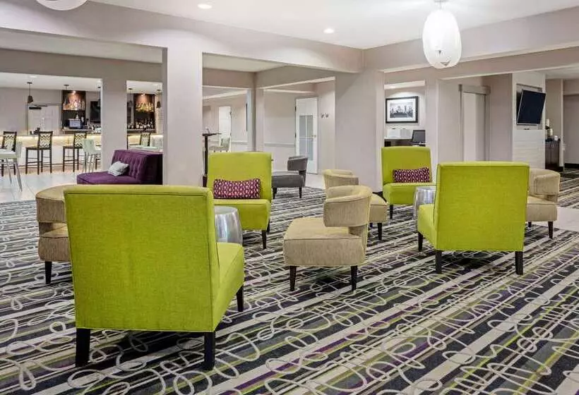 酒店 La Quinta Inn & Suites By Wyndham The Woodlands/spring