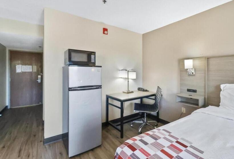 فندق Red Roof Inn & Suites Fayetteville  Fort Bragg