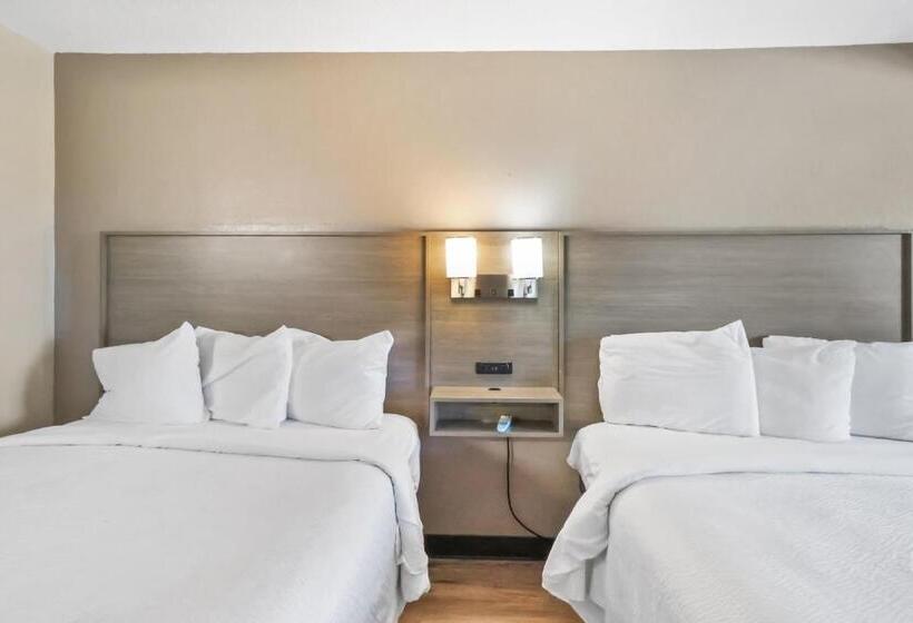 فندق Red Roof Inn & Suites Fayetteville  Fort Bragg