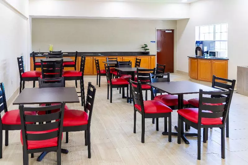 ホテル Red Roof Inn Plus+ & Suites Savannah – I 95