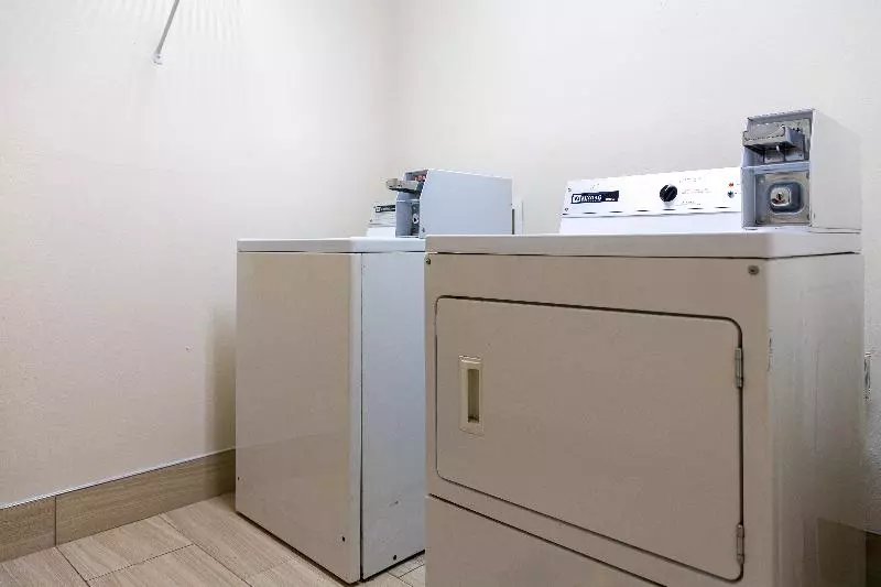 ホテル Red Roof Inn Plus+ & Suites Savannah – I 95