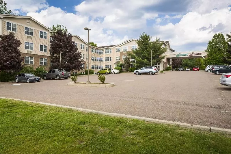 Smart Suites, Ascend Hotel Collection