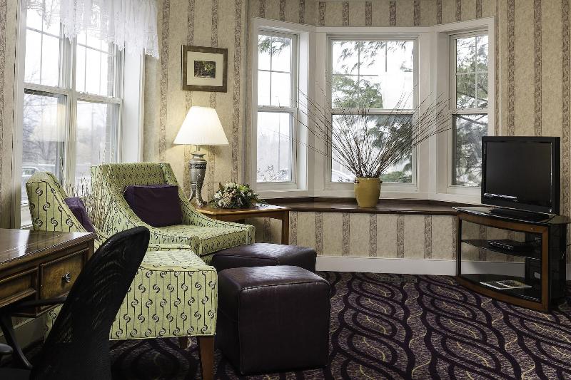 Smart Suites, Ascend Hotel Collection