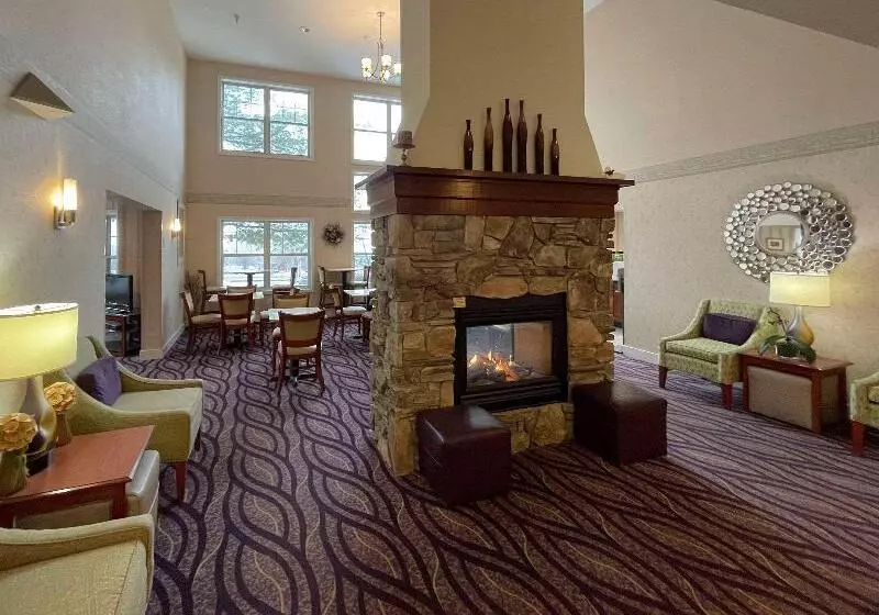 Smart Suites, Ascend Hotel Collection