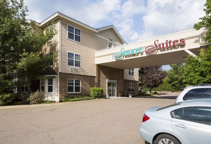 Smart Suites, Ascend Hotel Collection