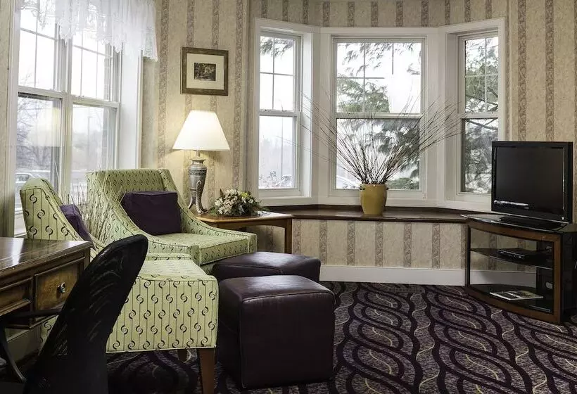 Smart Suites, Ascend Hotel Collection