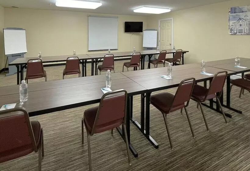 Smart Suites, Ascend Hotel Collection