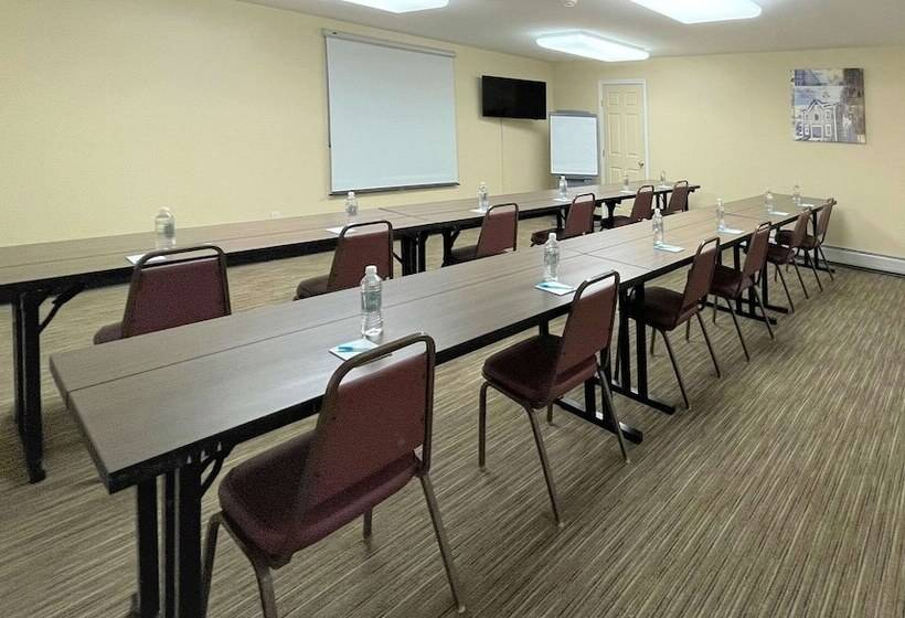 Smart Suites, Ascend Hotel Collection