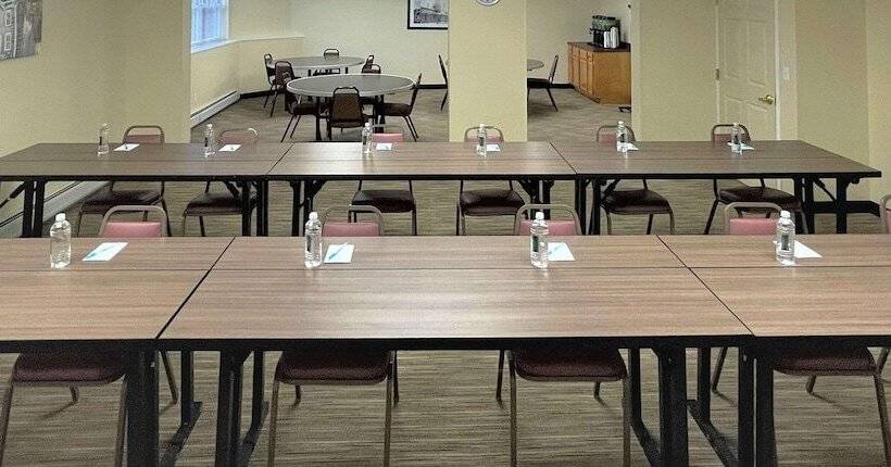 Smart Suites, Ascend Hotel Collection