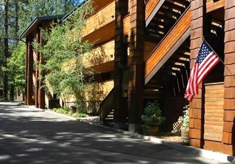 فندق Snow Lake Lodge