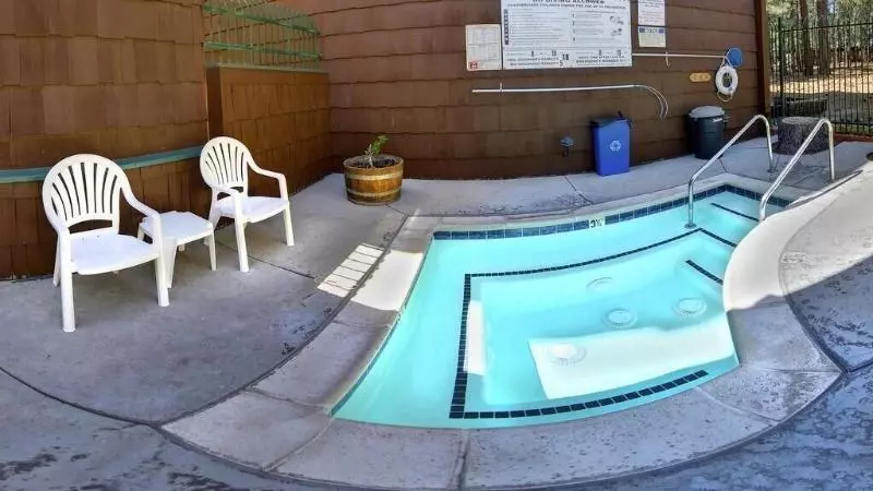 בית מלון כפרי Snow Lake Lodge