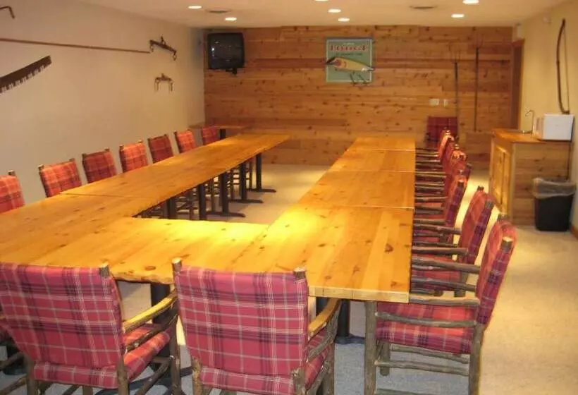 בית מלון כפרי The Lodge At Crooked Lake