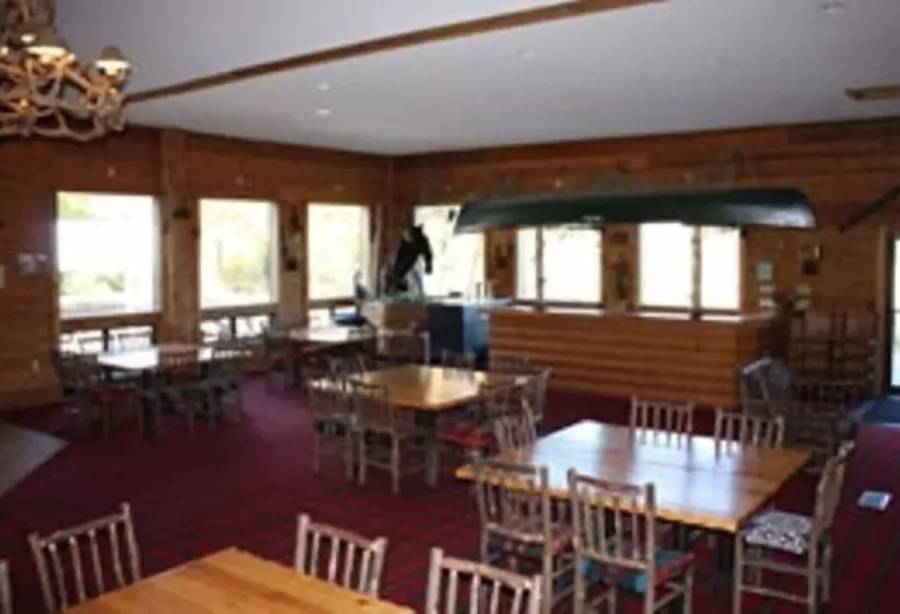 בית מלון כפרי The Lodge At Crooked Lake