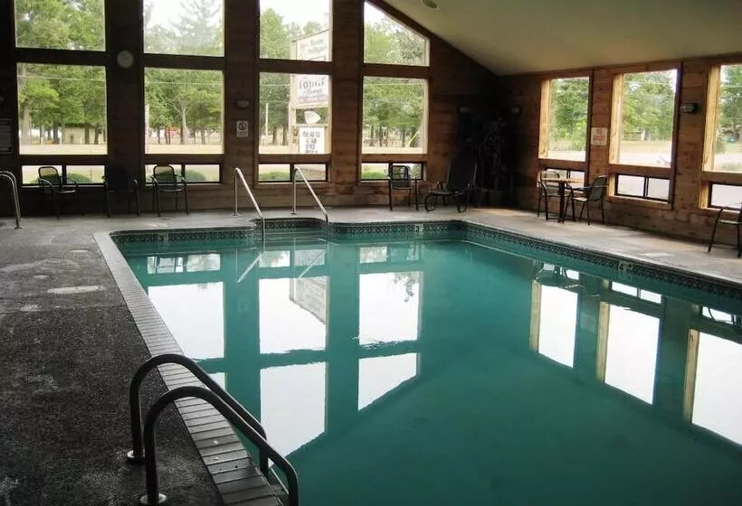 בית מלון כפרי The Lodge At Crooked Lake