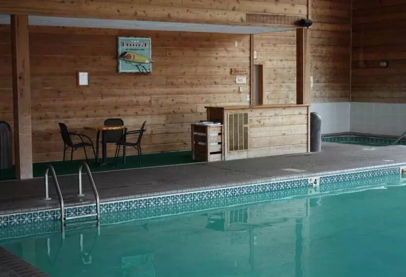 בית מלון כפרי The Lodge At Crooked Lake