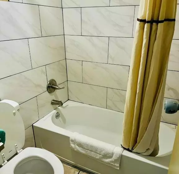 ホテル Travel Inn Bristol Near State Street