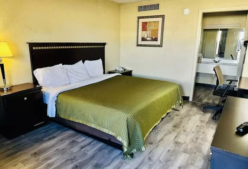 ホテル Travel Inn Bristol Near State Street