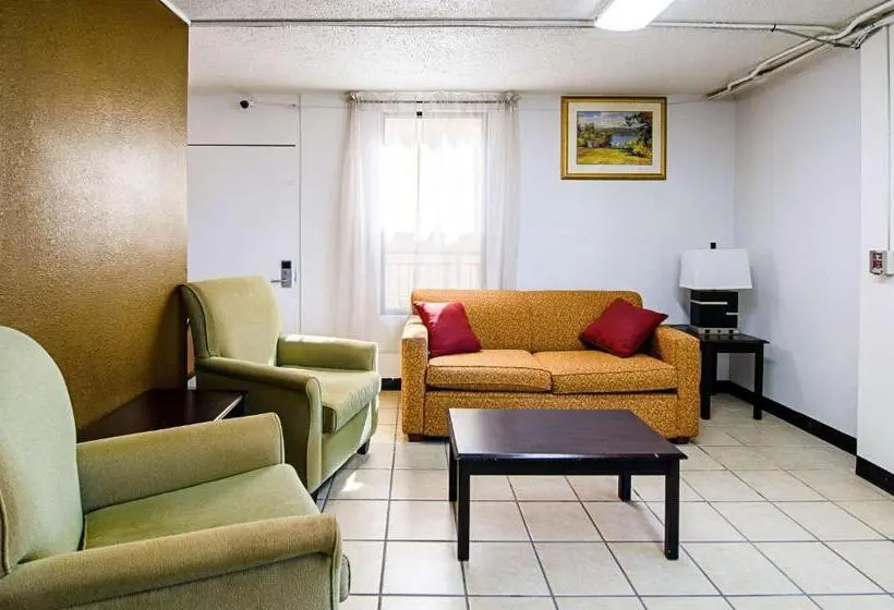 ホテル Travel Inn Bristol Near State Street