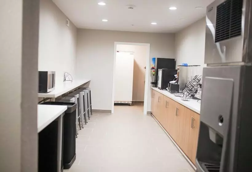 Microtel Inn & Suites By Wyndham Camp Lejeune/jacksonville