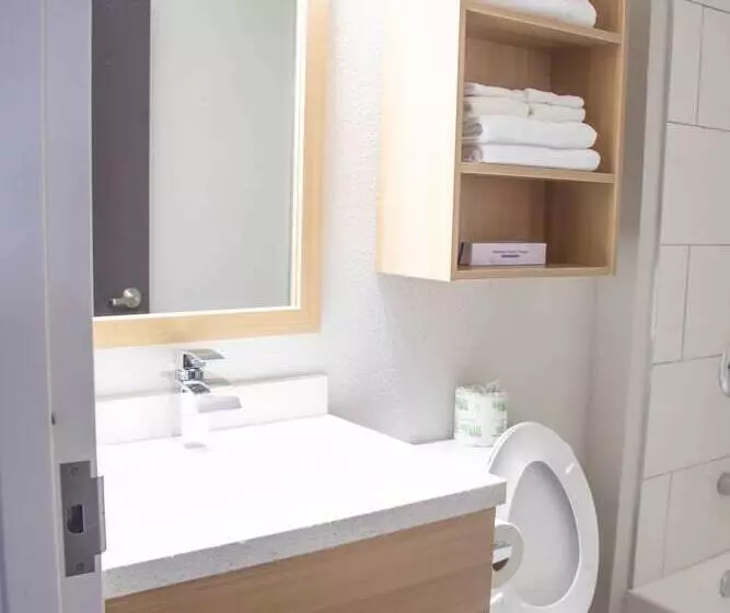 Microtel Inn & Suites By Wyndham Camp Lejeune/jacksonville