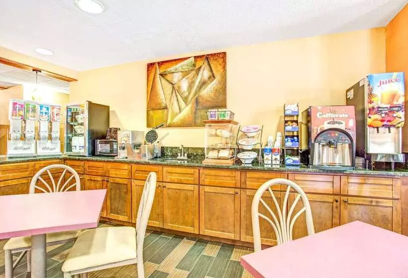 Microtel Inn & Suites Newport News