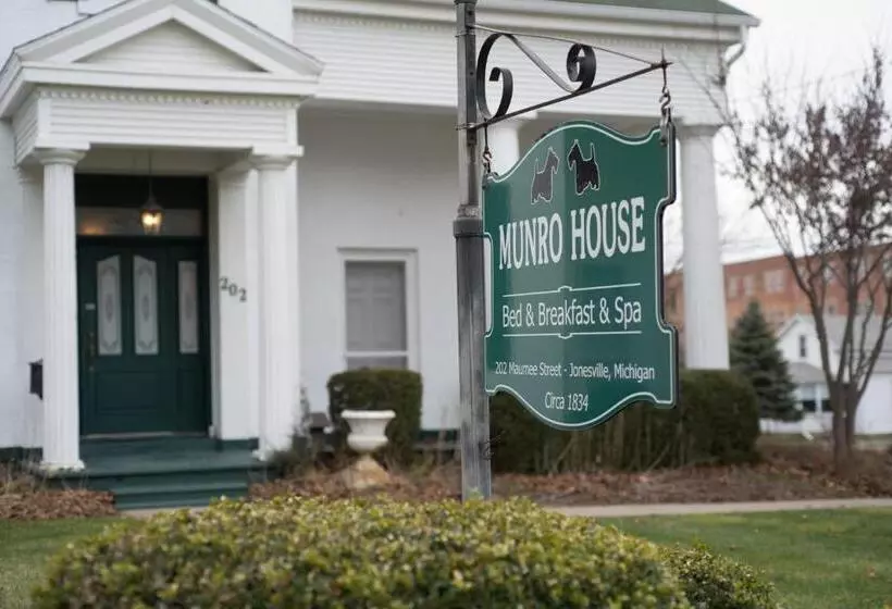 Munro House Bed And Breakfast