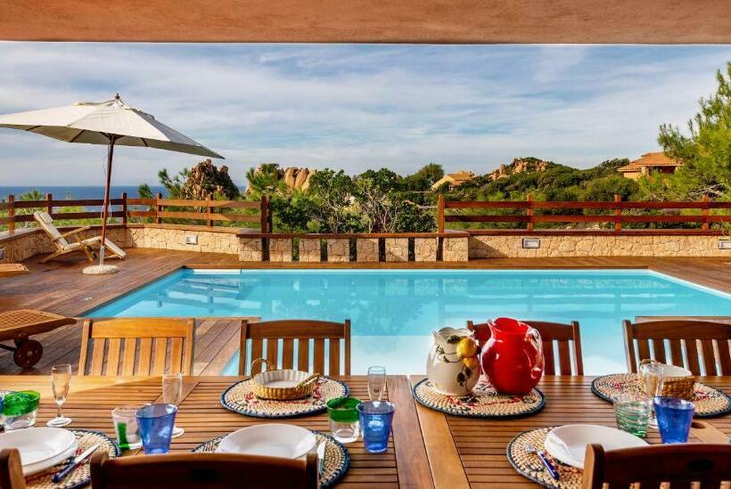 Costa Paradiso Resort