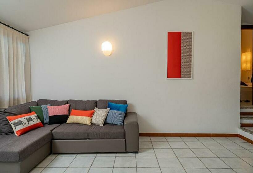 Costa Paradiso Resort