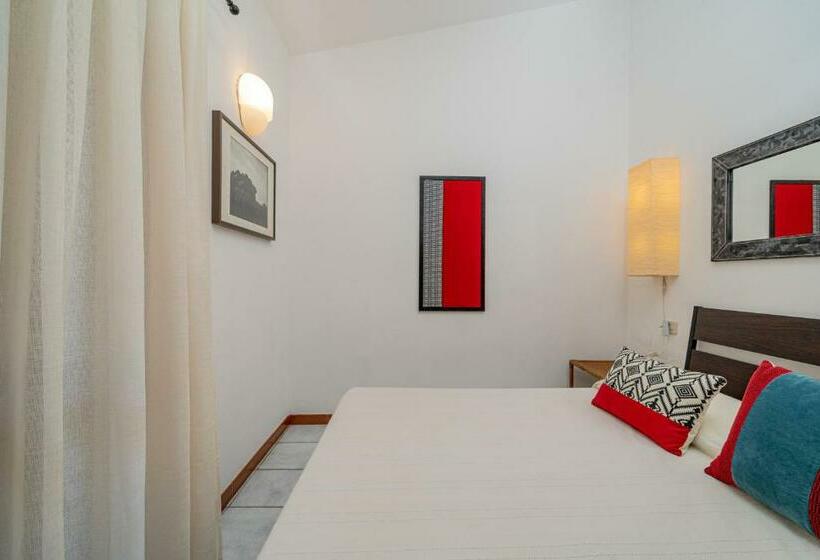 Costa Paradiso Resort