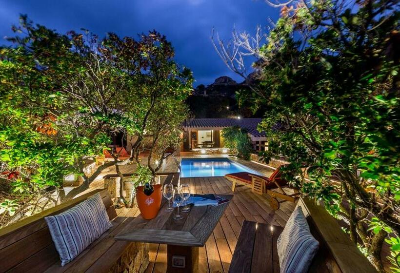 Costa Paradiso Resort