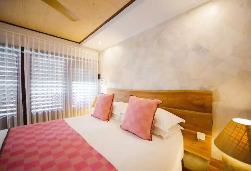 ホテル Bombora Medewi