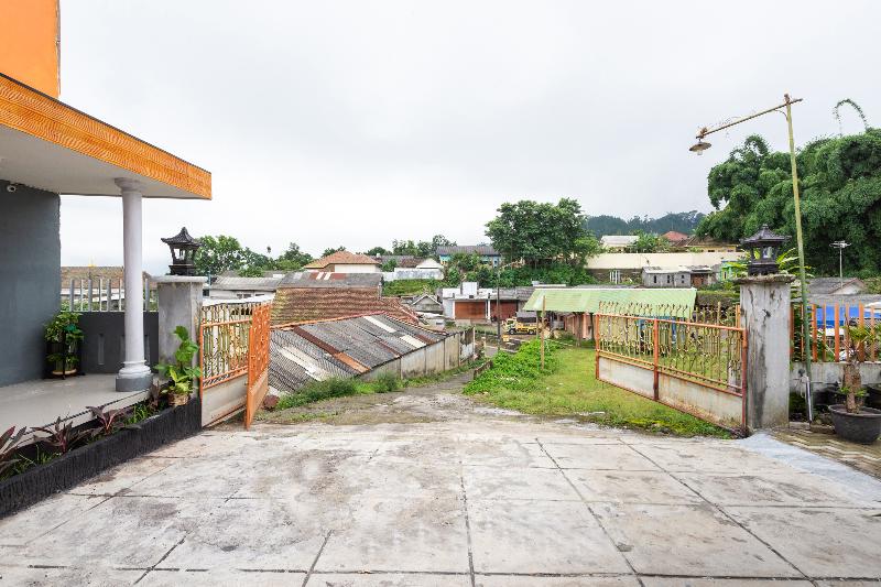 Hotel Oyo 1966 Bromo Hill