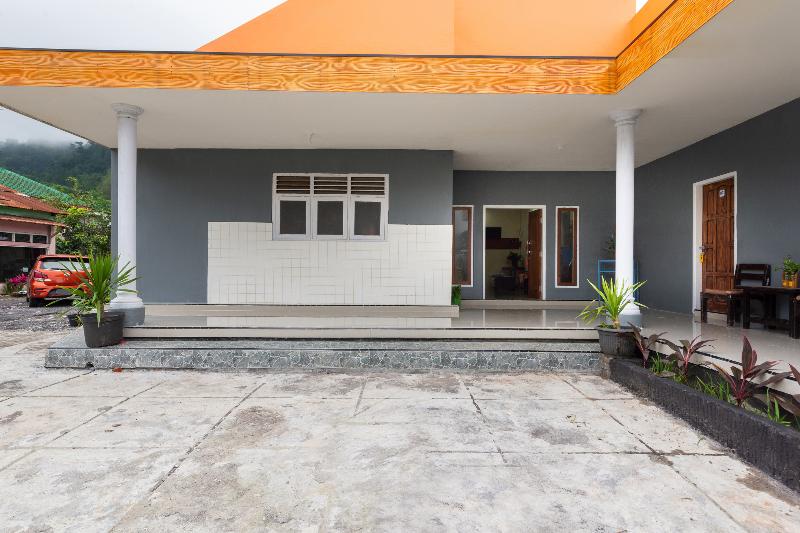 Hotel Oyo 1966 Bromo Hill