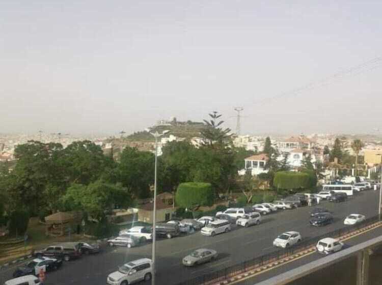 فندق Sarwat Park