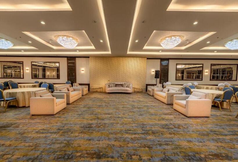 فندق Sarwat Park