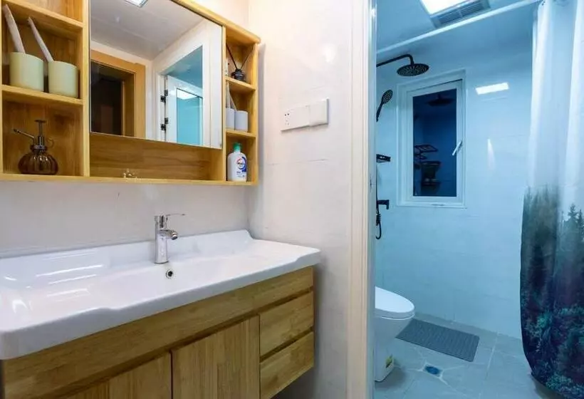 Hotelli Wuhan Jiangan·central Hospital·