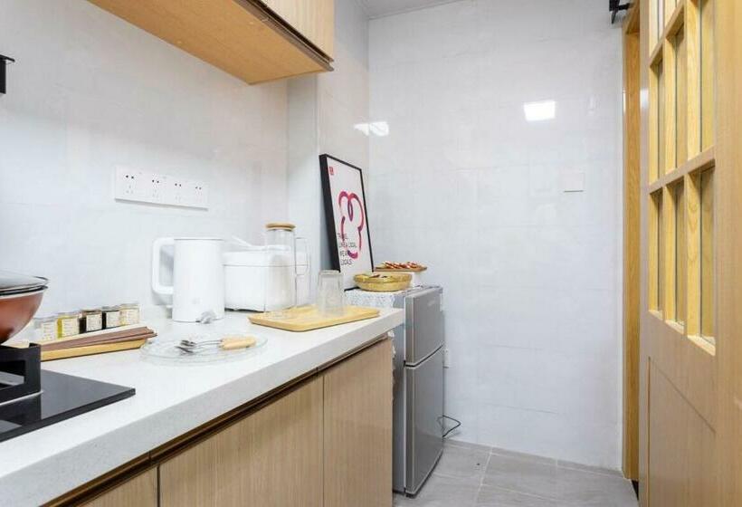 Отель Wuhan Jiangan·central Hospital·