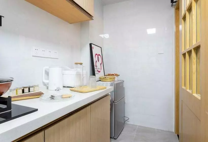 Hotelli Wuhan Jiangan·central Hospital·