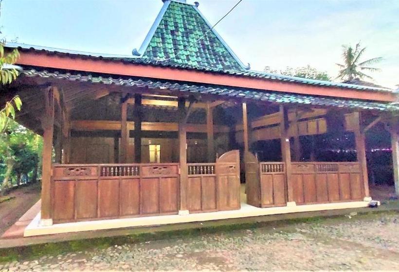 بنسيون Homestay Ponijo