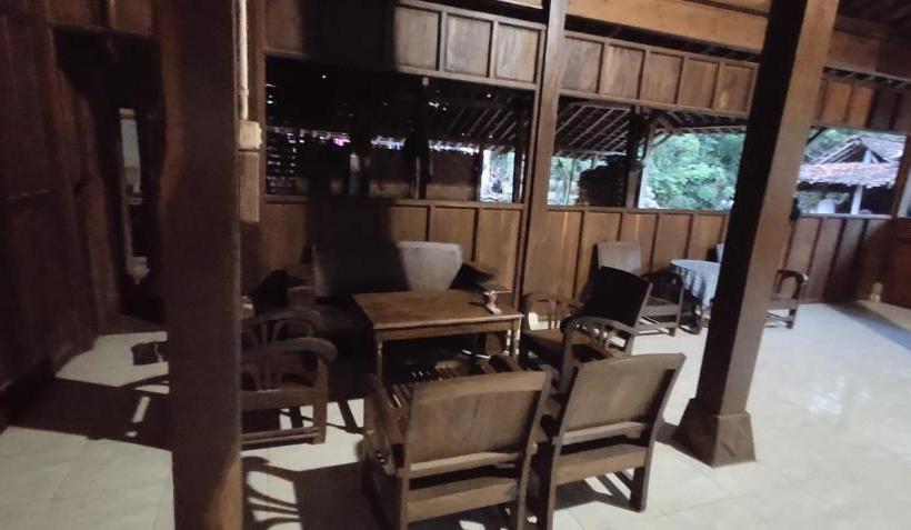 بنسيون Homestay Ponijo