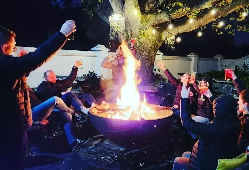 Majatalo Oak View Manor