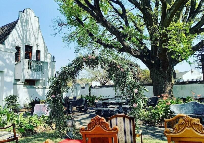 פנסיון Oak View Manor