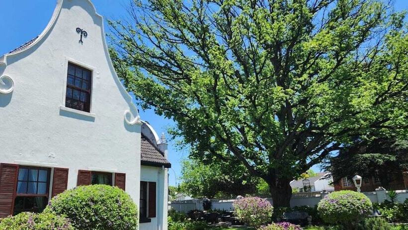 פנסיון Oak View Manor