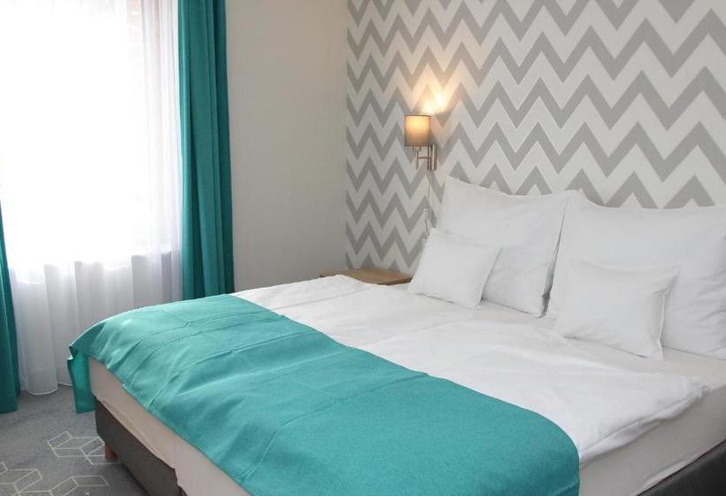 Отель Adalbert Szent Tamás Ház