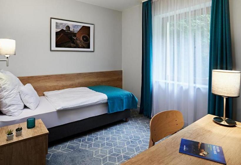 Отель Adalbert Szent Tamás Ház