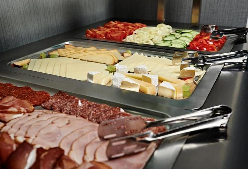 Отель Adalbert Szent Tamás Ház