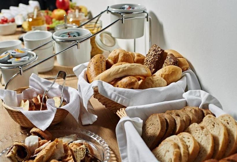 Отель Adalbert Szent Tamás Ház