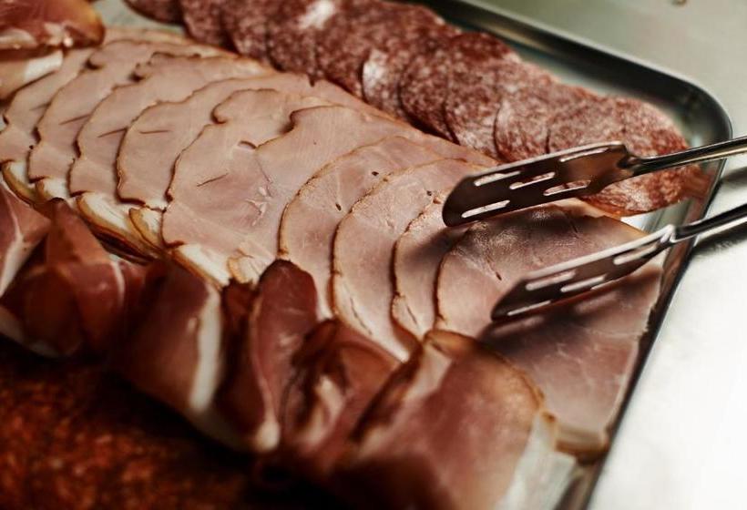 Отель Adalbert Szent Tamás Ház