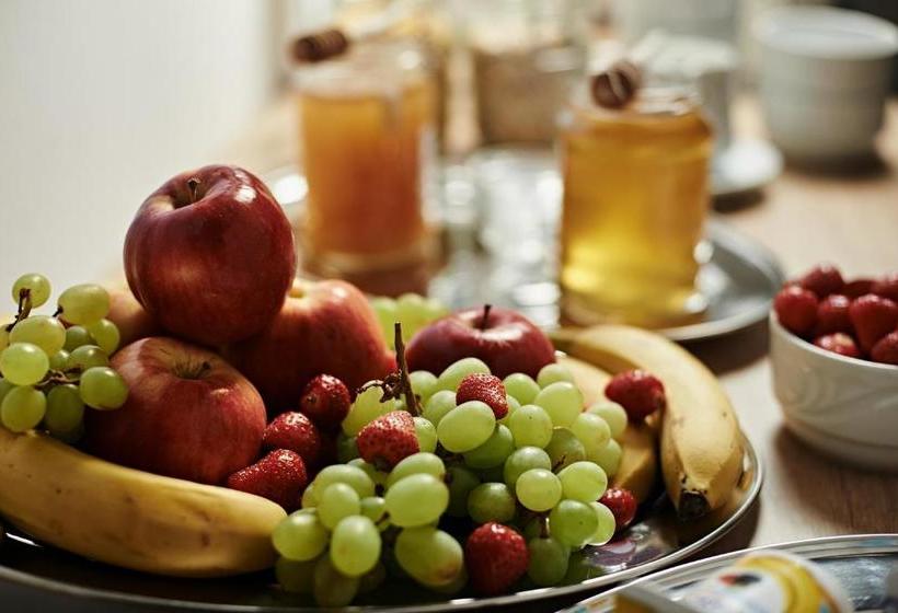 Отель Adalbert Szent Tamás Ház